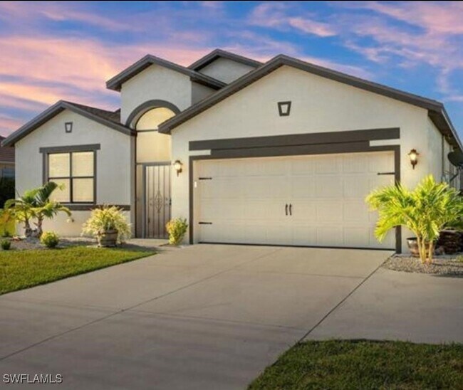 304 Trafalgar Pkwy in Cape Coral, FL - Building Photo - Building Photo