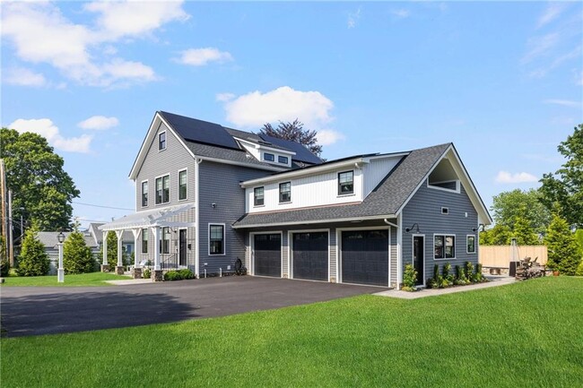 property at 3 Oak St