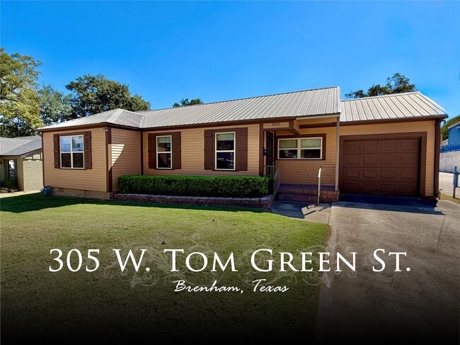305 W Tom Green St