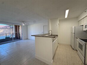 2103 Renaissance Blvd in Miramar, FL - Building Photo - Building Photo