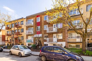 7220 Cartier Rue in Montréal, QC - Building Photo