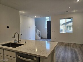 212 Wewatta Ave in Henderson, NV - Building Photo - Building Photo