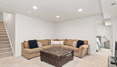 9721 Fira Ln in South Jordan, UT - Foto de edificio - Building Photo