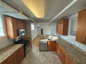 2147 W Lunt Ave in Chicago, IL - Building Photo - Building Photo