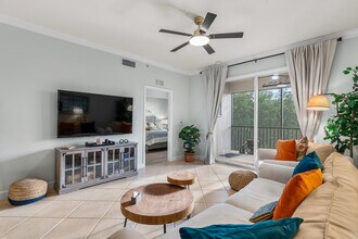 10307 Heritage Bay Blvd in Naples, FL - Foto de edificio - Building Photo