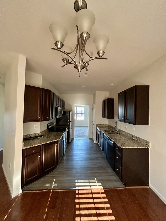 7125 Durrette Rd in Ruther Glen, VA - Foto de edificio - Building Photo