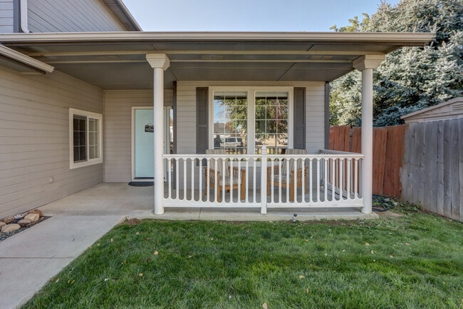 4287 E Driftwood Dr in Meridian, ID - Foto de edificio - Building Photo