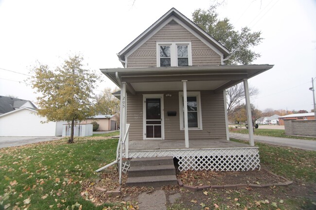 205 SW 2nd Ave in Aledo, IL - Building Photo - Building Photo