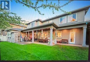 3271 Francis Rd in Richmond, BC - Building Photo