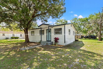 94 Lewis St in Atlantic Beach, FL - Building Photo - Building Photo
