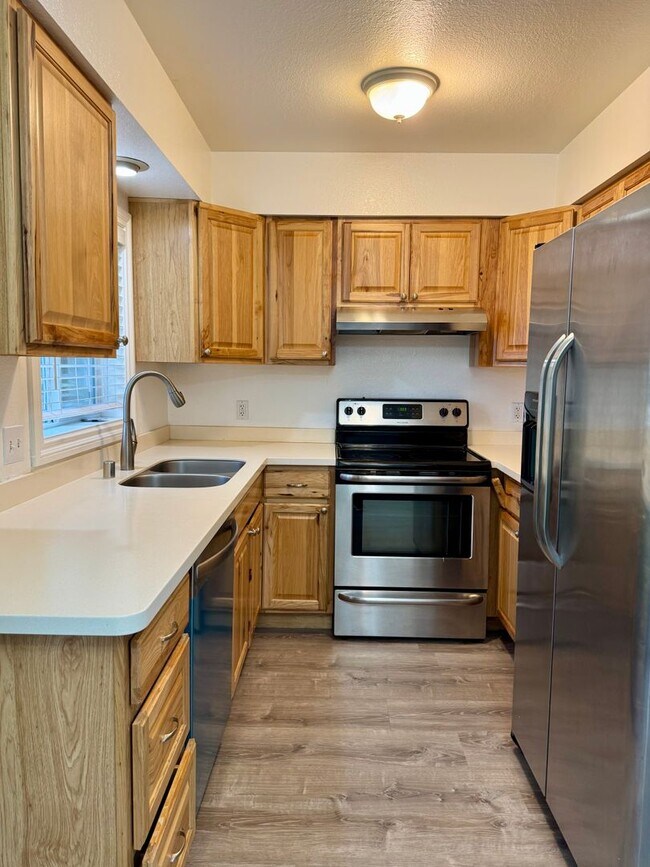 1717 Aliak Dr in Kenai, AK - Building Photo - Building Photo