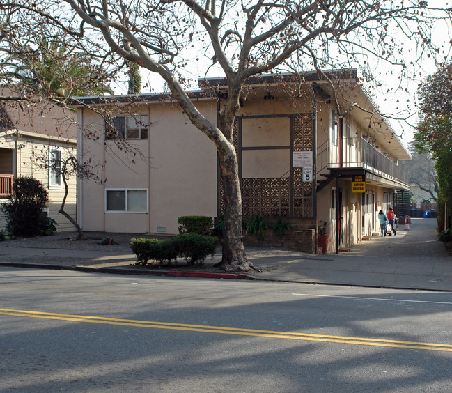 1358 Lincoln Ave in San Rafael, CA - Building Photo - Building Photo