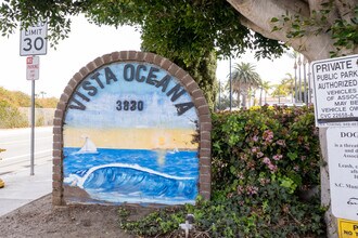 Vista Oceana in San Clemente, CA - Foto de edificio - Building Photo