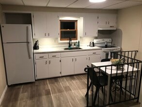 6455 MN-114, Unit Upperlevel in Alexandria, MN - Building Photo - Building Photo