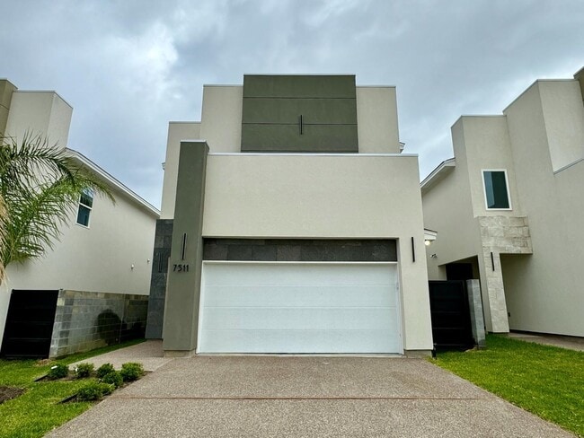 property at 7511 Cresta Bella St