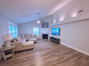 2019 Shadow Pine Dr in Brandon, FL - Building Photo - Building Photo