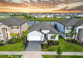 2940 Marine Grass Dr in Wimauma, FL - Building Photo