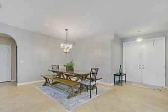 1427 Briar Oak Dr in Royal Palm Beach, FL - Building Photo - Building Photo