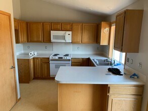 1724 SW Barley Hill Dr in Corvallis, OR - Building Photo - Building Photo