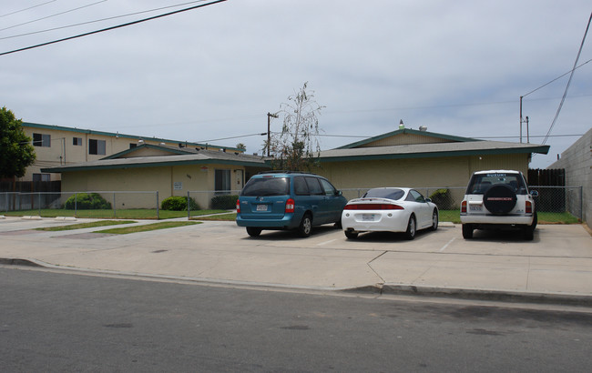 576-580 7th St in Imperial Beach, CA - Foto de edificio - Building Photo