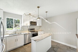 2885 S Pennsylvania St in Englewood, CO - Building Photo - Building Photo