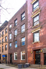 202 E 76th St in New York, NY - Building Photo - Building Photo