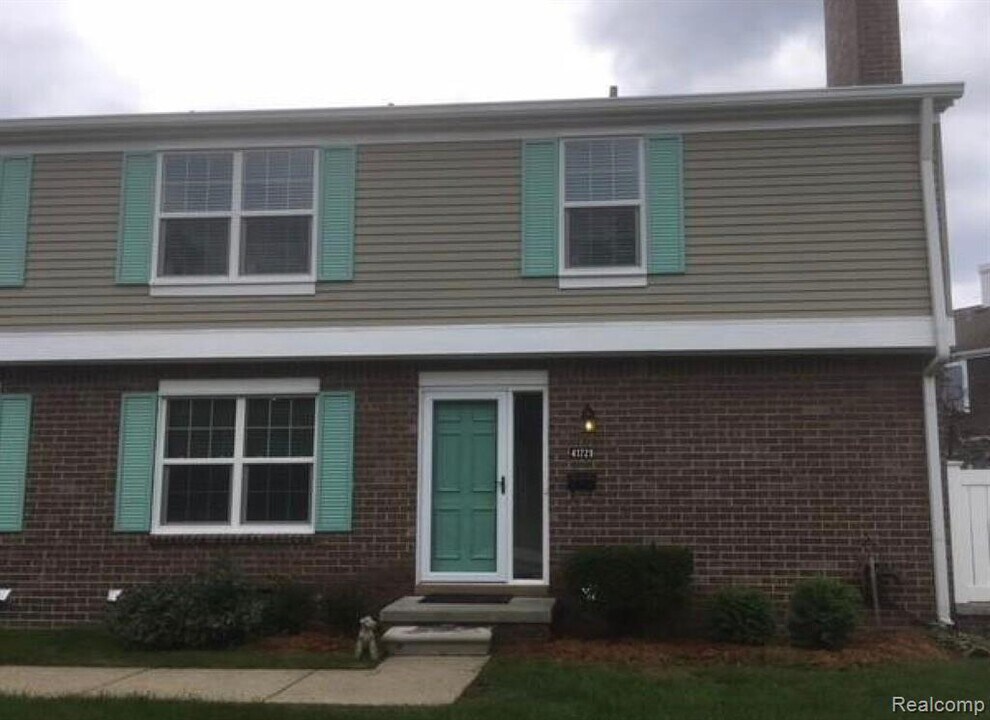 41729 Broquet Dr in Northville, MI - Building Photo