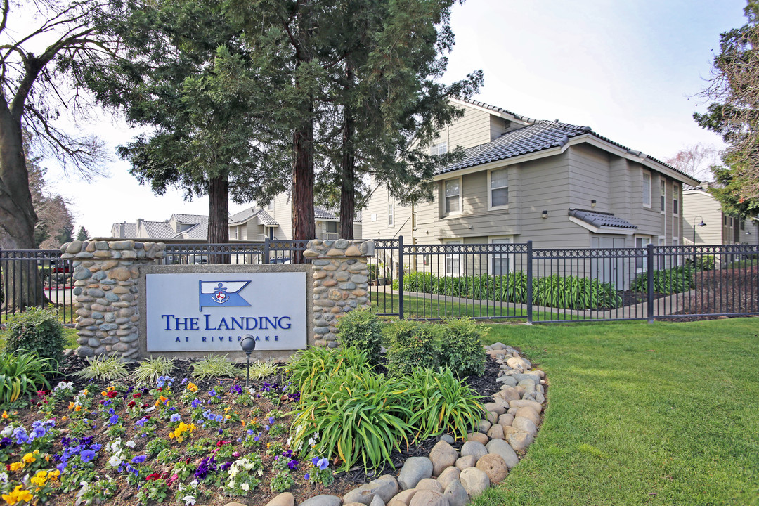 Landing at Riverlake in Sacramento, CA - Building Photo