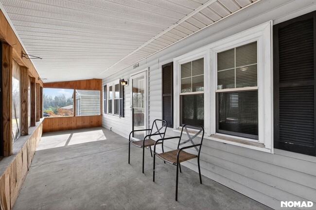 1544 31st St Ct SE in Conover, NC - Foto de edificio - Building Photo