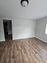 1820 Iris St in North Charleston, SC - Building Photo - Building Photo