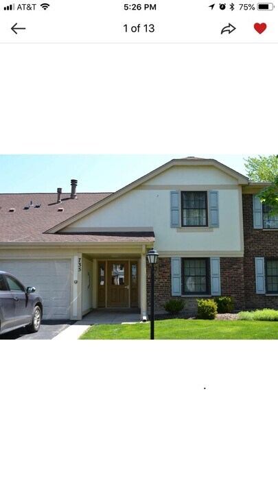 735 Plum Tree Ct in Wheeling, IL - Building Photo
