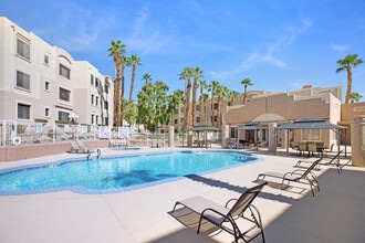 2076 Mesquite Ln, Unit 203 in Laughlin, NV - Building Photo - Building Photo