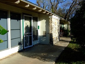 Raphael Apartments in Austin, TX - Building Photo - Building Photo