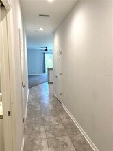 1050 Grantham Dr in Sarasota, FL - Building Photo - Building Photo