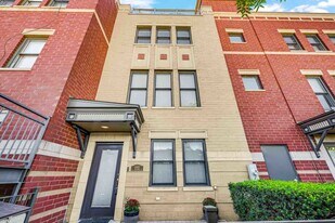 1040 N Kingsbury St in Chicago, IL - Building Photo