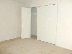 15001 Condon Ave in Lawndale, CA - Foto de edificio - Building Photo