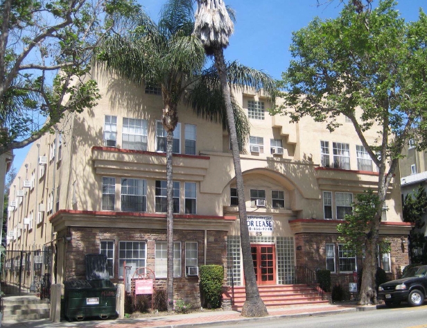 SOHO Apartments in Los Angeles, CA - Building Photo