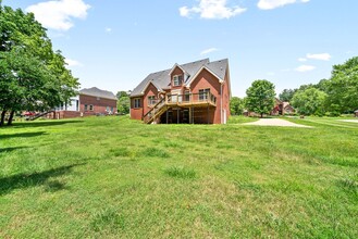 2046 Mossy Oak Cir in Clarksville, TN - Building Photo - Building Photo