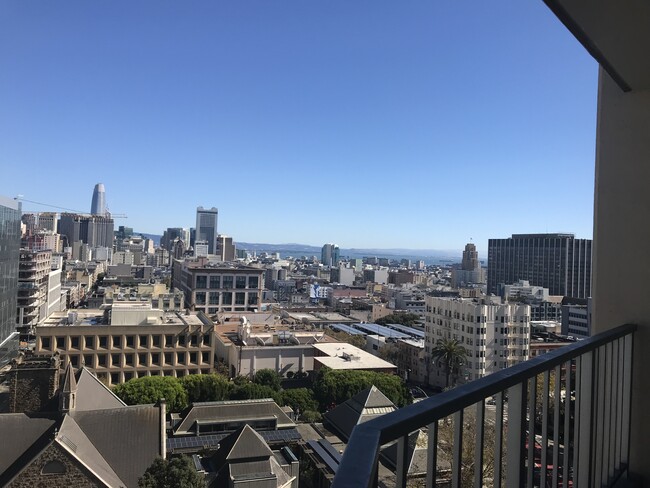 1200 Gough St, Unit Luxurious 550 sqft Studio in San Francisco, CA - Building Photo - Building Photo