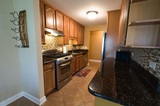 2811 Hobson Rd in Woodridge, IL - Building Photo - Building Photo