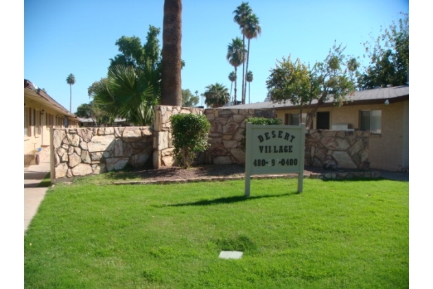 Desert Village Apartments in Glendale, AZ - Building Photo - Building Photo