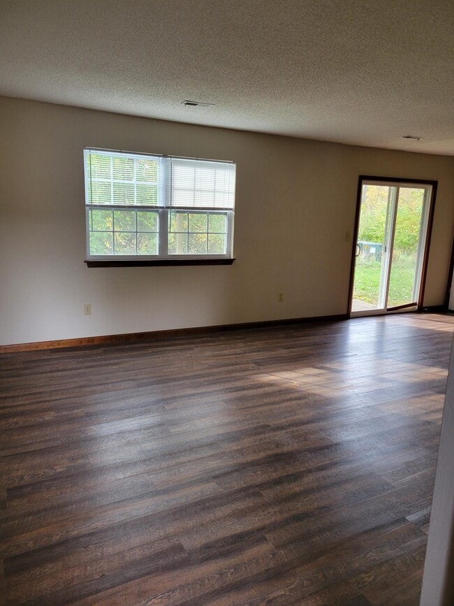 31 Cherry Tree Ln, Unit 31 in Glen Carbon, IL - Foto de edificio - Building Photo