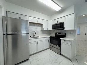 1431 N 14th Way in Hollywood, FL - Building Photo - Building Photo