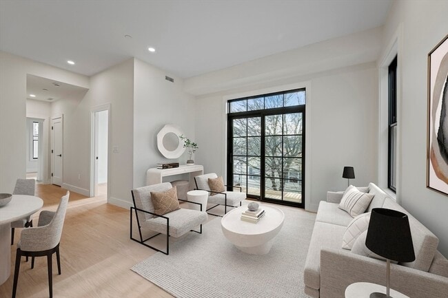 property at 224 W 9th St