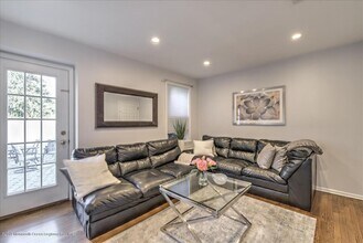 24 Mt Dr in West Long Branch, NJ - Building Photo - Building Photo