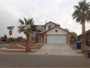 7753 Plaza Azul Rd in El Paso, TX - Building Photo - Building Photo