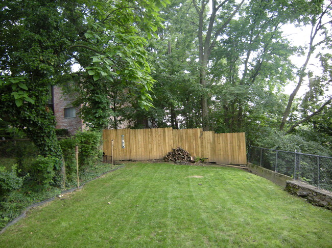 531 Riddle Rd, Unit Apt. #2 in Cincinnati, OH - Foto de edificio - Building Photo