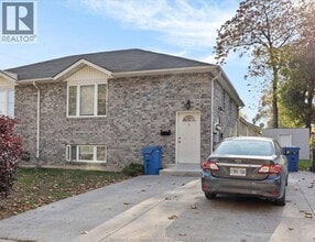 675 Chippawa St in Windsor, ON - Foto de edificio - Building Photo