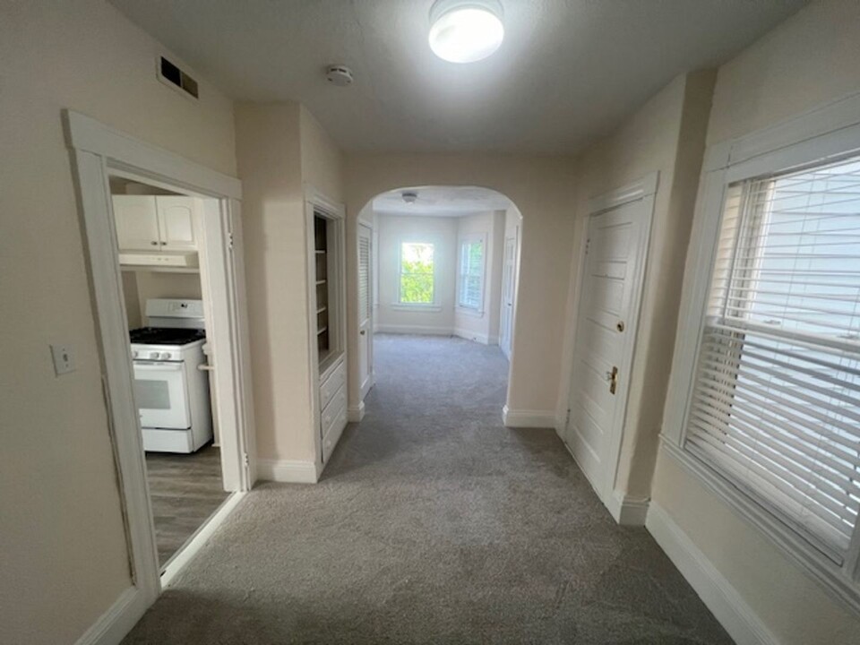 42 1/2 Cabot St, Unit Apt. #2 in Beverly, MA - Building Photo