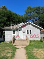 2413 S Norton Ave in Sioux Falls, SD - Building Photo